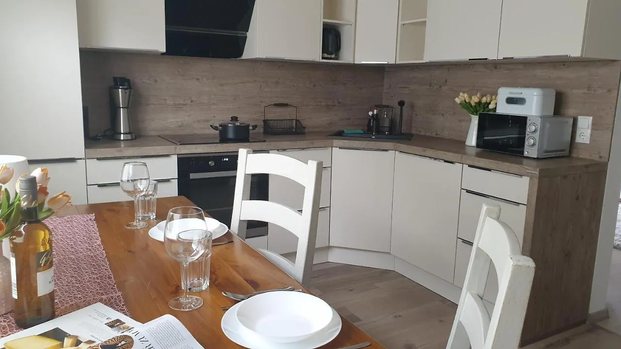 Boardingappartement Windeckblick, Ruhige, Zentrale Lage Mit Grossem Suedbalkon Buehl  Apartment