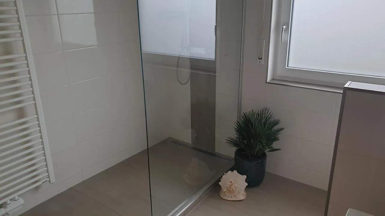 Boardingappartement Windeckblick, Ruhige, Zentrale Lage Mit Grossem Suedbalkon Buehl  Apartment